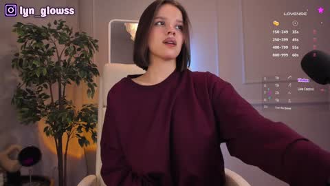 Snapshot of adalyn_glow chatting on January 19, 10:39 am Adalyn online show from January 19, 10:39 am
