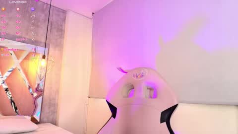 Snapshot of adara_evanss chatting on October 3, 9:53 pm Adara online show from October 3, 9:53 pm