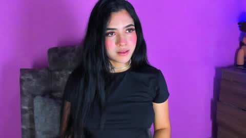 Snapshot of adara_johnson_ chatting on January 2, 11:52 am Adara Johnson online show from January 2, 11:52 am