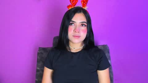Snapshot of adara_johnson_ chatting on December 29, 11:40 am Adara Johnson online show from December 29, 11:40 am