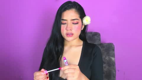 Snapshot of adara_johnson_ chatting on February 17, 11:34 am Adara Johnson online show from February 17, 11:34 am