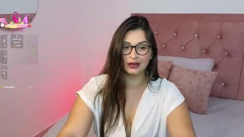 Snapshot of adara_lennox chatting on February 24, 9:09 pm ADARA online show from February 24, 9:09 pm