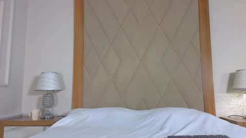 adarasmiith online show from December 29, 2:10 pm