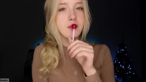 Adele online show from December 18, 9:41 pm