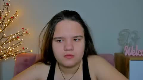 adelecruzz online show from February 17, 8:09 am