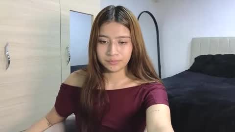 adellein foxx online show from October 19, 6:37 am
