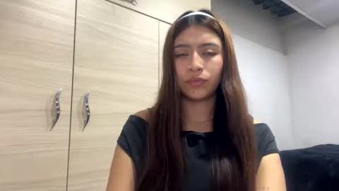 adellein foxx online show from October 7, 3:11 am