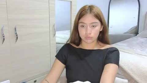 adellein foxx online show from November 24, 10:56 pm