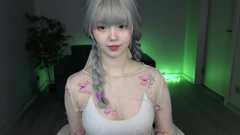 adelina__flower online show from March 31, 1:49 am