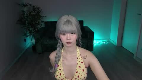 adelina__flower online show from March 28, 1:49 am