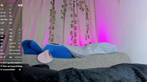 adelinaconte1 online show from April 16, 8:08 pm