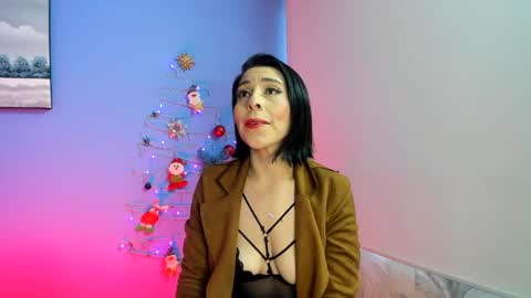 Adelle online show from December 22, 11:22 am