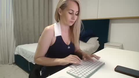Adellyn online show from July 28, 6:31 pm