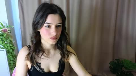 Adellyy online show from April 16, 10:15 am