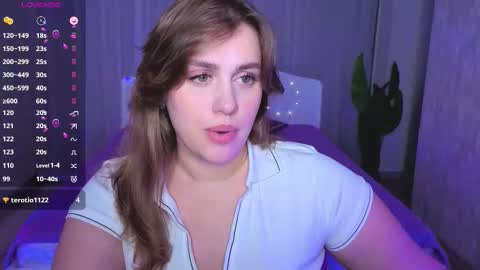 Snapshot of adelynnn chatting on October 2, 4:23 pm Ada online show from October 2, 4:23 pm