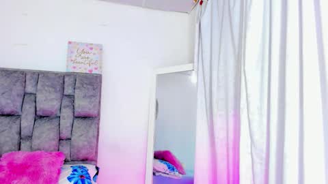   online show from February 3, 9:51 pm