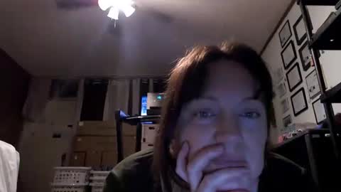 adorable22 online show from December 3, 2:47 am