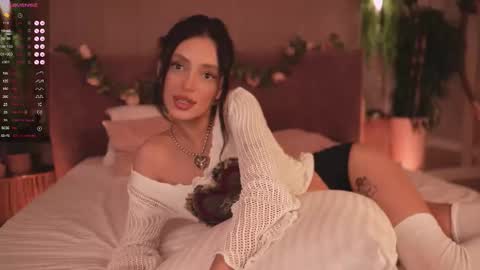 adoracortes online show from October 24, 5:47 am