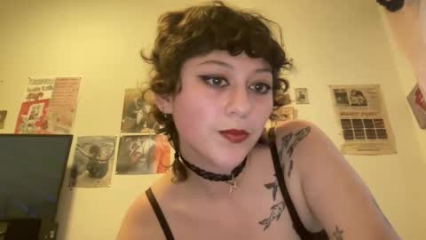 adoremenova online show from May 24, 11:58 pm
