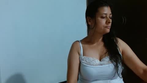 Snapshot of adriana_milf chatting on February 7, 3:55 am Adriana milf online show from February 7, 3:55 am