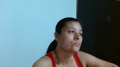 Snapshot of adriana_milf chatting on December 18, 5:04 am Adriana milf online show from December 18, 5:04 am