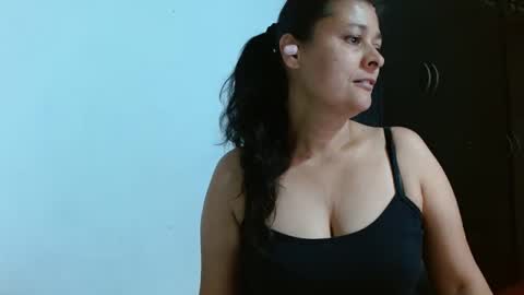 Snapshot of adriana_milf chatting on February 20, 2:51 am Adriana milf online show from February 20, 2:51 am