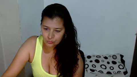 Snapshot of adriana_milf chatting on October 11, 6:40 am Adriana milf online show from October 11, 6:40 am