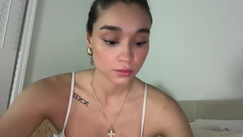 Snapshot of adriannarodriguez chatting on February 14, 3:54 am Adrianna online show from February 14, 3:54 am