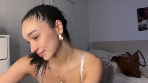 Snapshot of adriannarodriguez chatting on February 13, 3:50 am Adrianna online show from February 13, 3:50 am