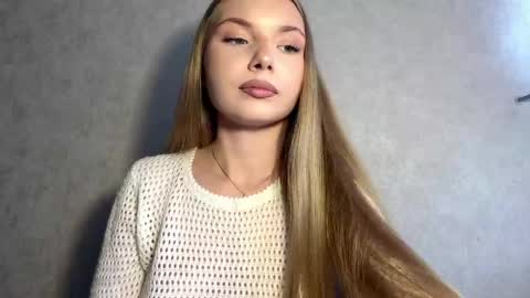 Caroline online show from June 8, 2:40 pm
