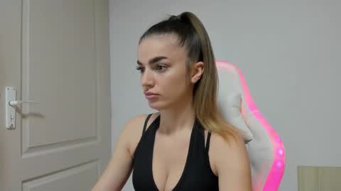 adventurina online show from November 25, 11:45 am