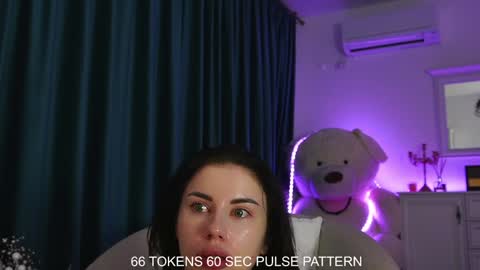 Snapshot of aelia_anara chatting on January 13, 5:44 am Aelia online show from January 13, 5:44 am