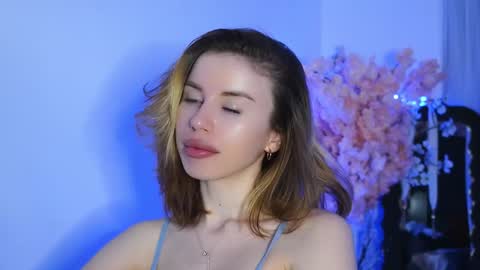 Aelia online show from March 25, 6:33 pm