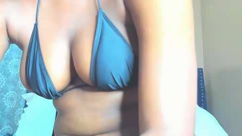 african_barbie25 online show from December 31, 9:17 pm