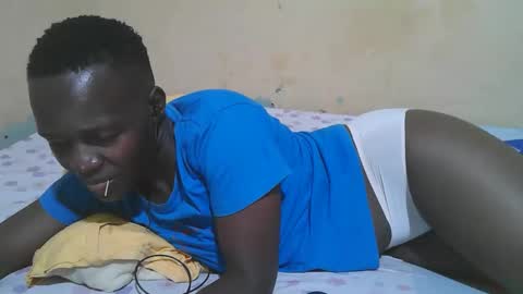 Snapshot of african_pussy2 chatting on October 14, 7:05 pm african_pussy2 online show from October 14, 7:05 pm