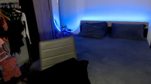 Afro online show from April 4, 2:27 pm