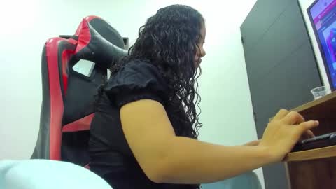 A G A T A  online show from March 20, 7:30 pm