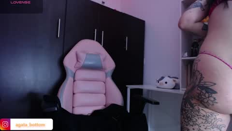 Snapshot of agata_bolton chatting on January 24, 11:12 pm Agata online show from January 24, 11:12 pm