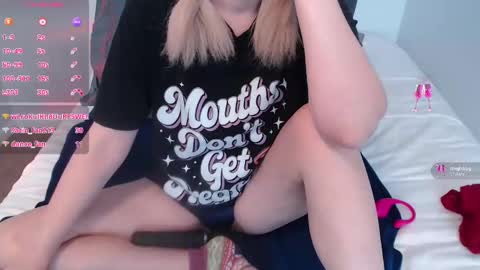 Snapshot of agatha6969x chatting on October 16, 2:09 pm Agatha online show from October 16, 2:09 pm