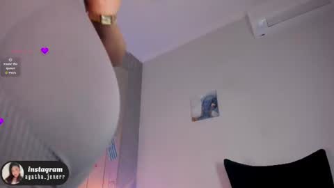 agatha_jener online show from July 6, 11:37 am