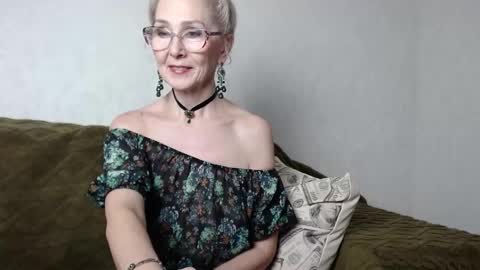 Snapshot of agatha_moore_ chatting on January 29, 3:04 pm Agatha online show from January 29, 3:04 pm