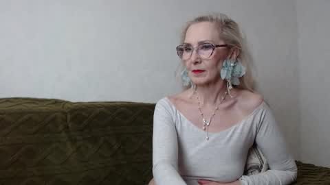 Snapshot of agatha_moore_ chatting on February 3, 1:19 pm Agatha online show from February 3, 1:19 pm