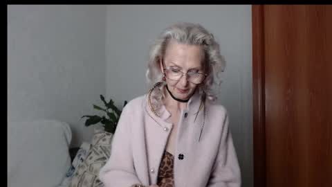 Snapshot of agatha_moore_ chatting on September 13, 1:52 pm Agatha online show from September 13, 1:52 pm