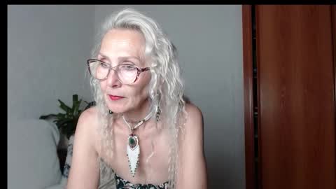 Snapshot of agatha_moore_ chatting on September 10, 3:01 pm Agatha online show from September 10, 3:01 pm