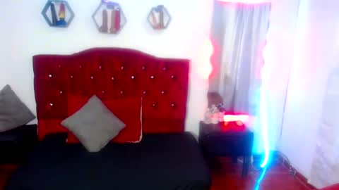 Snapshot of agatha_prime chatting on January 24, 1:35 am CAROLINA online show from January 24, 1:35 am