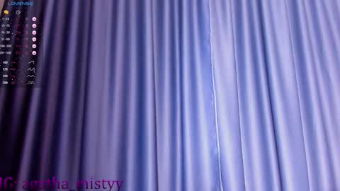 Snapshot of agathameow chatting on October 4, 5:39 pm agathameow online show from October 4, 5:39 pm