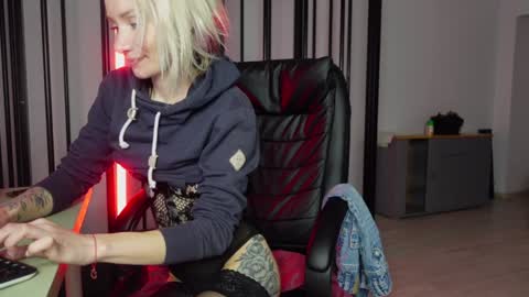 Agelina Lilly Laura online show from March 10, 1:23 am