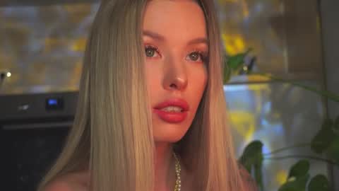 Snapshot of agent_blonde chatting on September 20, 6:06 pm May online show from September 20, 6:06 pm