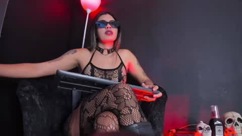 Snapshot of agnes_jones chatting on December 23, 8:47 pm agnes_jones online show from December 23, 8:47 pm