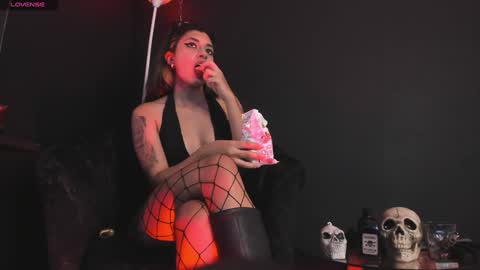 Snapshot of agnes_jones chatting on January 7, 9:03 pm agnes_jones online show from January 7, 9:03 pm